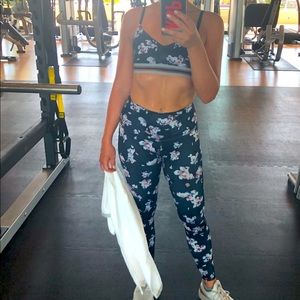 Beyond yoga sz xs set. Like new!